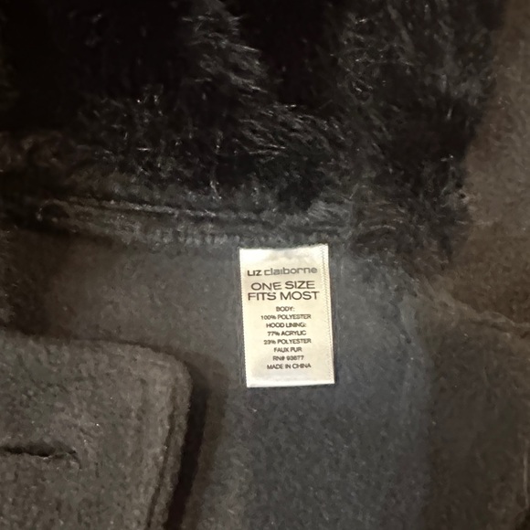 Liz Claiborne Black Cape with Fur Trim - Picture 2 of 5
